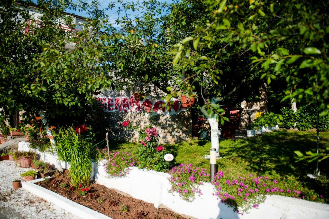 Ana Stjepan Nikolic - Pilgrim'S 2Nd Home Međugorje Exterior foto